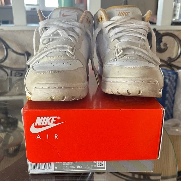 Nike Men’s White and Gold Sneakers - Picture 3 of 15